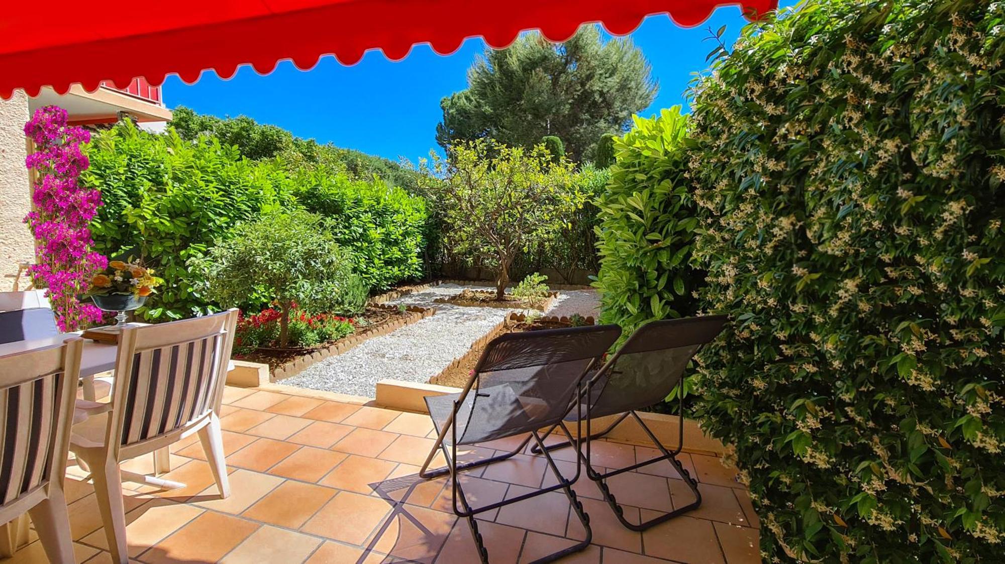 Casalionelantibes 70 Sqm Apartment With Garden And Parking Buitenkant foto